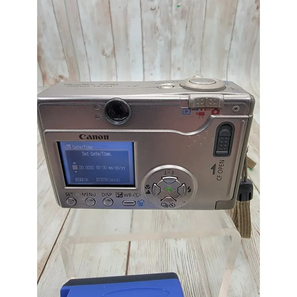 Canon PowerShot S200 Digital ELPH Camera 2 Battery's & Charger
